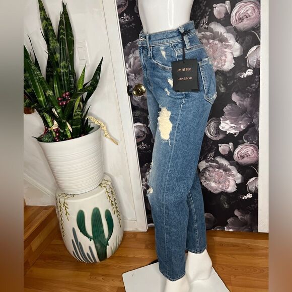 MOTHER
Study Hover High Rise Straight Leg Jeans in Peaches and Scream - Picture 5 of 8